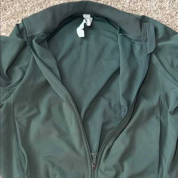 Lululemon track jacket! - Picture 4 of 8